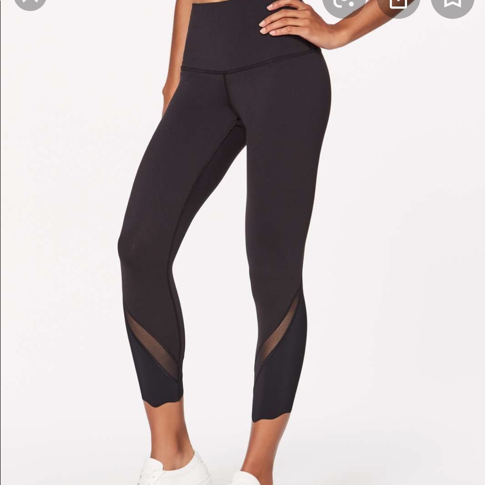 Lululemon wunder under scalloped